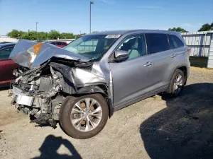 Toyota Highlander 3.5L 6 2015