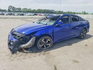 Hyundai Elantra 2.0L 4 2023