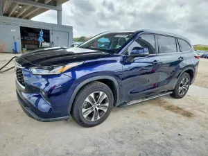 Toyota Highlander 3.5L 6 2021