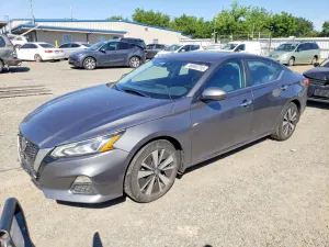 Nissan Altima 2.5L 4 2021
