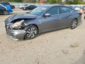 Nissan Altima 2.5L 4 2019
