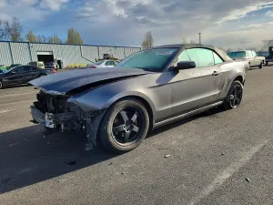 Ford Mustang 3.7L 6 2013