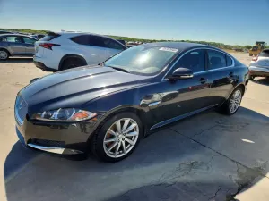 Jaguar XF 2.0L 4 2015