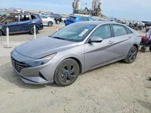 Hyundai Elantra 2.0L 4 2023