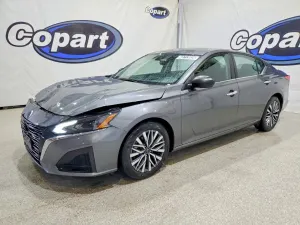 Nissan Altima 2.5L 4 2025