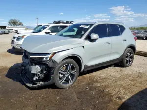 Volvo XC40 2.0L 4 2024