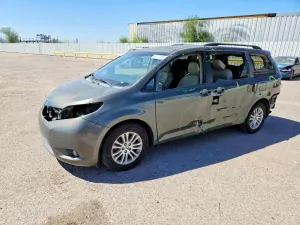 Toyota Sienna 3.5L 6 2013