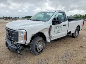 Ford F-250 6.8L 8 2025
