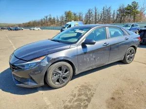 Hyundai Elantra 2.0L 4 2023