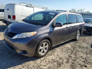 Toyota Sienna 3.5L 6 2012