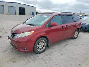 Toyota Sienna 3.5L 6 2012