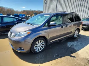 Toyota Sienna 3.5L 6 2017