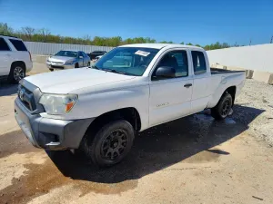Toyota Tacoma 2.7L 4 2015