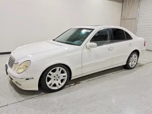 Mercedes-Benz E 5.0L 8 2004
