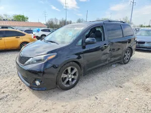 Toyota Sienna 3.5L 6 2015