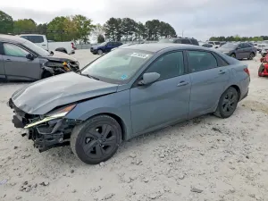 Hyundai Elantra 2.0L 4 2022