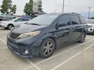 Toyota Sienna 3.5L 6 2017