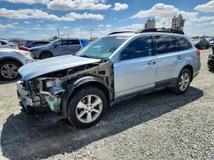 Subaru Outback 2.5L 4 2013