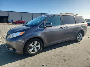 Toyota Sienna 3.5L 6 2011