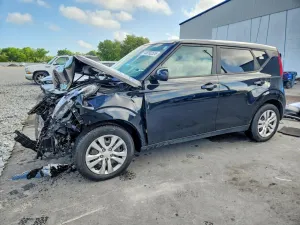 Kia Soul 2.0L 4 2021