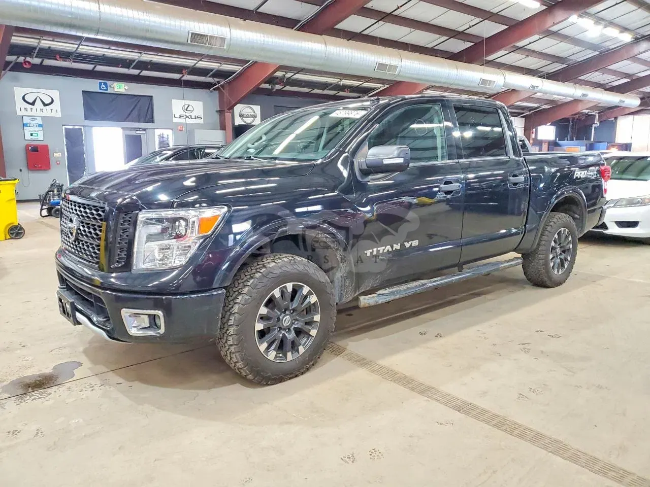 Nissan Titan 5.6L 8 2019