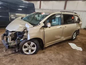 Toyota Sienna 3.5L 6 2013