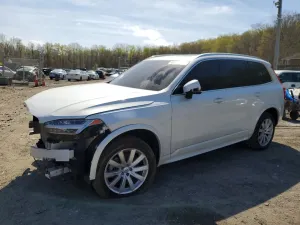 Volvo XC90 2.0L 4 2021