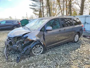 Toyota Sienna 3.5L 6 2011