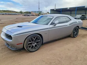 Dodge Challenger 5.7L 8 2016