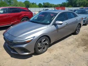 Hyundai Elantra 2.0L 4 2024