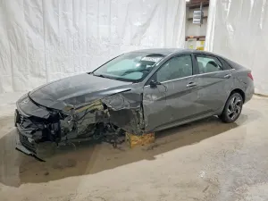 Hyundai Elantra 2.0L 4 2025