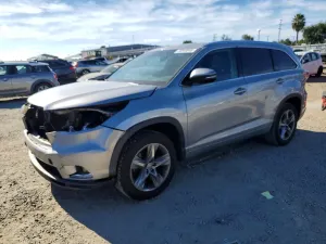Toyota Highlander 3.5L 6 2015