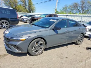 Hyundai Elantra 2.0L 4 2025