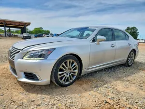 Lexus LS 4.6L 8 2015