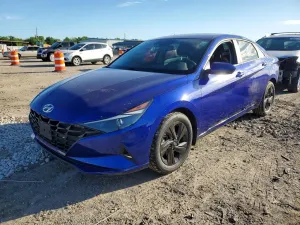 Hyundai Elantra 2.0L 4 2023