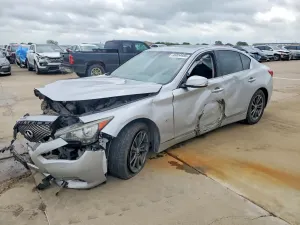 Infiniti Q50 3.7L 6 2015