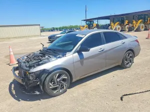 Hyundai Elantra 2.0L 4 2025
