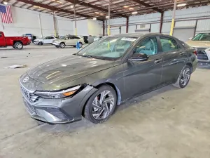 Hyundai Elantra 2.0L 4 2025