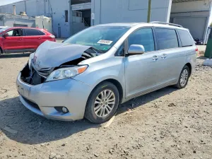 Toyota Sienna 3.5L 6 2013