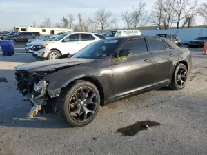 Chrysler 300 S 3.6L 6 2021