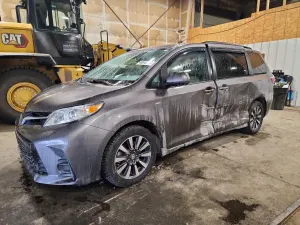 Toyota Sienna 3.5L 6 2019