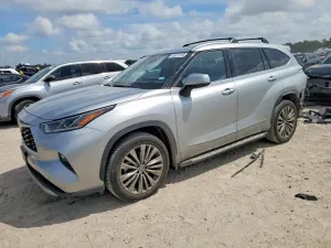 Toyota Highlander 3.5L 6 2021