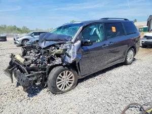 Toyota Sienna 3.5L 6 2016