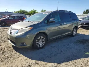 Toyota Sienna 3.5L 6 2014