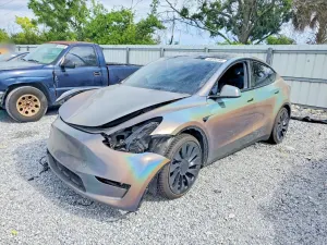 Tesla Model Y 2024