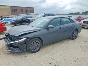 Hyundai Elantra 2.0L 4 2024