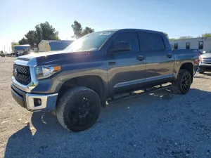 Toyota Tundra 5.7L 8 2021