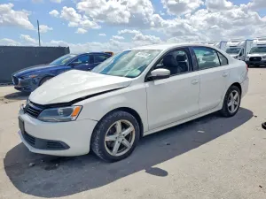 Volkswagen Jetta 1.8L 4 2014