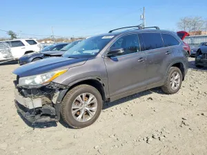 Toyota Highlander 3.5L 6 2015