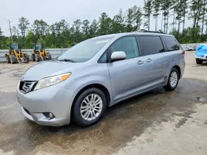 Toyota Sienna 3.5L 6 2011